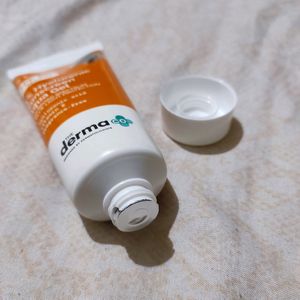 😍The Derma Co. Spf 50 PA+++ Sunscreen..😍