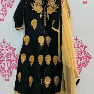 Ethnic Kurta With Skirt, Dupatta & Chudidar Pajama