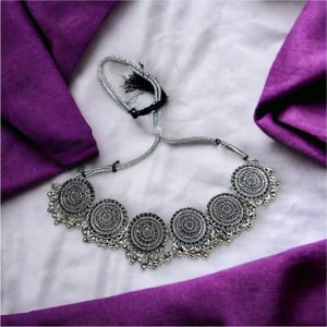 Silver chokar set