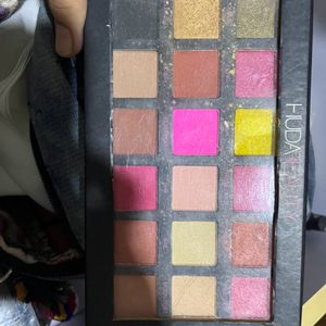 Made In Italy Huda Beauty Eye Shadow