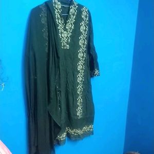 Pakistani Suit With Dubatta