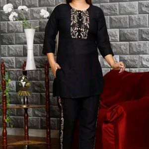 beautiful embroidery kurti pant set