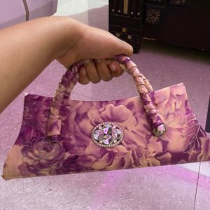 Levender Clutch Like Bag