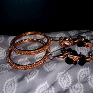 I'm Selling A Pair Of Beautiful Bangles.