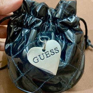 GUESS POUCH (ORIGINAL)