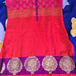 Women Panelled Straight Kurta, Block Printed With