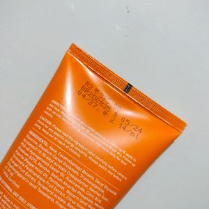 Vitamin C Face Wash (Big Size) ~ D&K