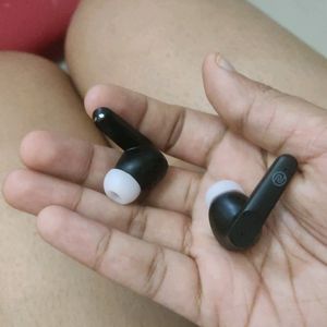BRAND NEW NOISE EARBUDS 45 Hours Playtime