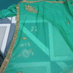 Women Embroidered Green Saree