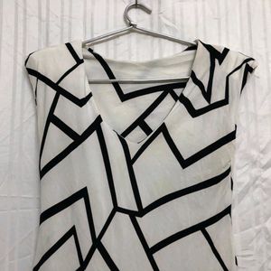 Top Note White And Black Dress