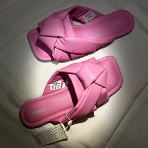 Cute Pink Colored Flip Flops 🎀