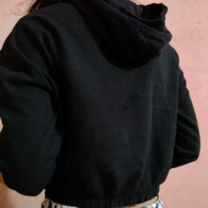 Black Cropped Hoodie 🐈‍⬛🖤