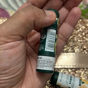 The Body Shop Avocado And Almond Lip balm