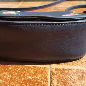 Caprese Sling Bag