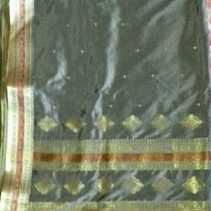 Premium Silk Banarasi Saree. No Blouse.