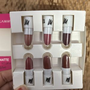 Myglamm Mini Lipstick Kit