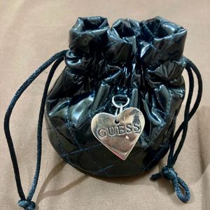 GUESS POUCH (ORIGINAL)