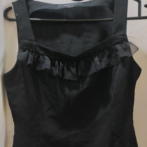 Black Sleeveless Tops