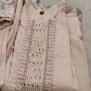 Women Kurta Set With Embroidery Dupatta