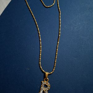 Unisex Chain With Pendant 'R'