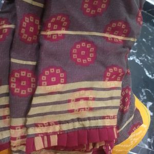 Maroon And Gray Bandhani Saree