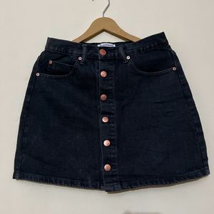 Buttoned Denim Skirt