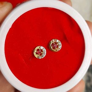 18crt Gold Studs