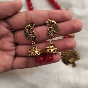 Beautiful Golden And Red Peacock Necklace Set