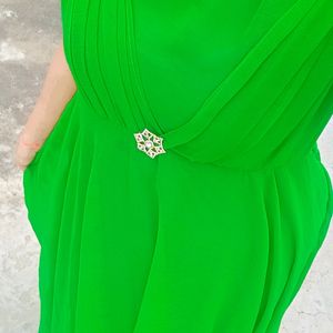 Full Flayer Parrot Green Gown 💚💚