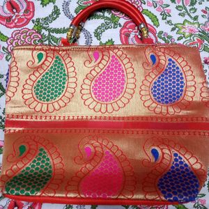 HandBag🧡❤️ And Free Potli