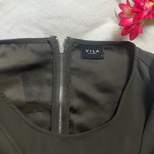 dark olivr green top