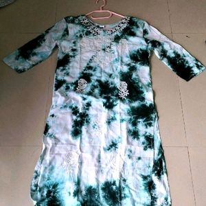 Chikankari Tye And Dye