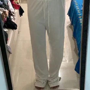 White stretchable trousers
