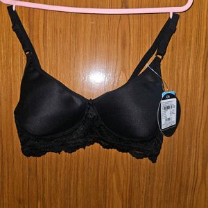 Clovia Black Lace Non-Padded Bra