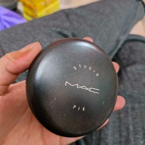 Brand New MAC Studiofix Compact NC 45