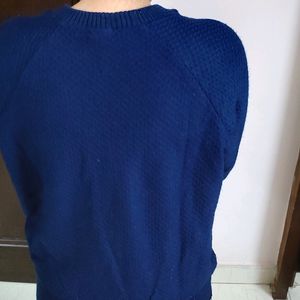 Women Blue Woollen Knitted Round Neck Sweater