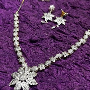 Silver Flower Pendant Necklace**