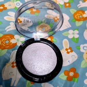 Swiss Beauty Silver Baked Highlighter