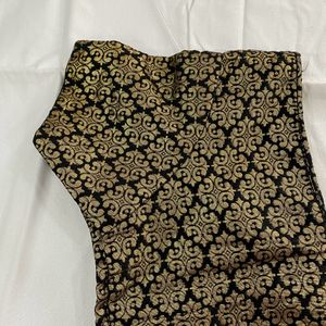 Pretty Black Saree With Golden Border..