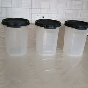 Set Of Tupperware MM Round