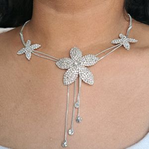 Chic Silver Coated Floral Necklace Set