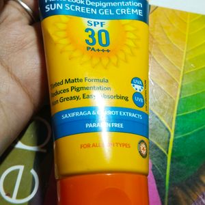 Only VLCC Matte Look SPF 30 PA ++