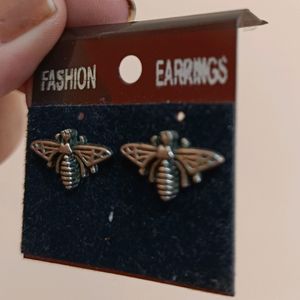 2 pair of Funky earrings studs