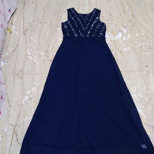 Madameo Navy Blue Sleeveless Gown