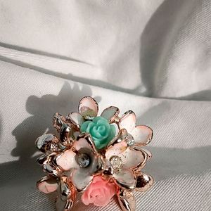 New Flower Ring /Never Used