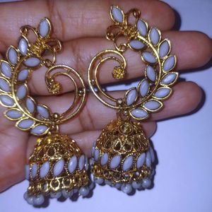 9 Earrings Only At 160