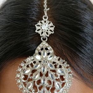 Earrings With Bindi