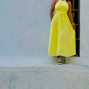 Beautiful Yellow Gown For Holiday