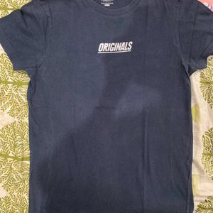 6 Branded T-shirts