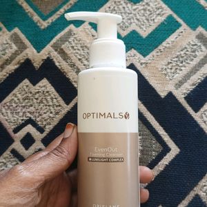 Oriflame EvenOut Foaming Cleanser LumilightComplex